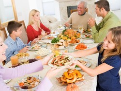 10 Etiket Makan Unik Dari Thailand Hingga Spanyol (2)