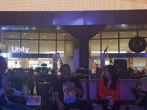 Rano Karno Buka-bukaan di Bedah Buku Bersama Sophia Latjuba