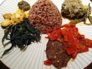Puasnya Berbuka Puasa dengan Nasi Padang Komplet di 5 Tempat Ini