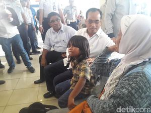 Ditemani Sumarsono, Menhub Cek Pelayanan Terminal Pulogebang Ditemani Sumarsono, Menhub Cek Pelayanan Terminal Pulogebang