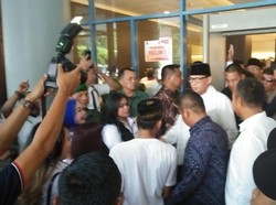 Sempat Panas Saat Debat, Pendukung WH dan Rano Bubar dengan Tertib