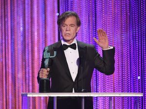 Anti Donald Trump hingga Assalamualaikum di SAG Awards 2017 Anti Donald Trump hingga Assalamualaikum di SAG Awards 2017