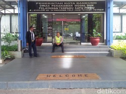 Kepala Dinas Ditangkap karena Pungli, Kantor DPMPTSP Bandung Tak Beroperasi