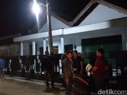 Rumah Sekretaris Komisi C DPRD Mojokerto Diduduki Debt Collector