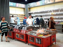 Minta VS Dikasih Oleh-oleh, Lebih Bagus Mana?