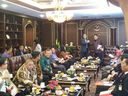 Rapat Tertutup, DPR Evaluasi Kerja MK hingga Bahas Patrialis Akbar