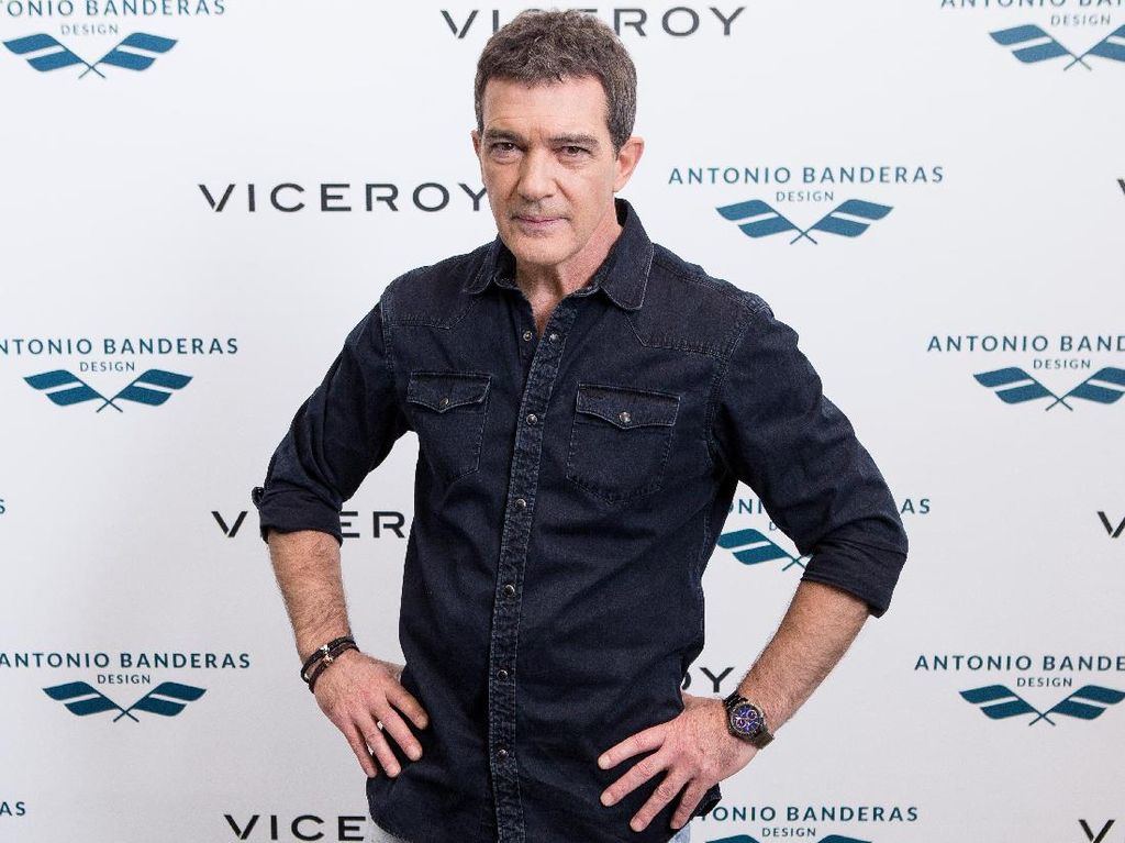 Aktor Antonio Banderas Positf Covid-19 Aktor Antonio Banderas Positf Covid-19