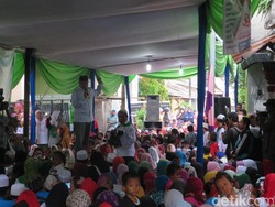 Saat Anies Berjumpa dengan Mahasiswanya yang Berprestasi