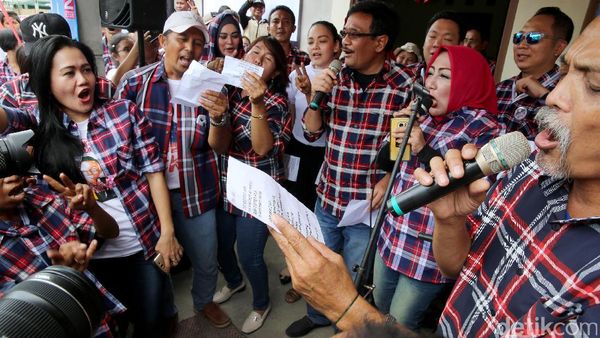 Alunan Keroncong Ramaikan Kampanye Djarot