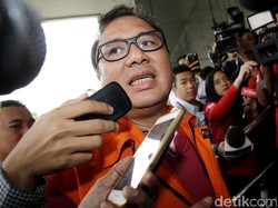 Diperiksa Lebih dari 7 Jam, Penyuap Patrialis: Saya No Comment