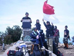 Cerita dari Lawu, Gunung yang Tenar dengan Kedinginannya
