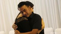 Pelukan Hangat Jessica Iskandar untuk Ruben Onsu