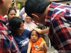 Di Kepulauan Seribu, Ahok Temui Warga yang Sakit Polio dan Step