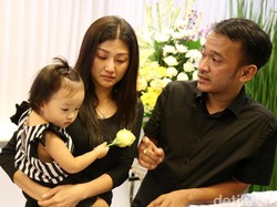 Ruben dan Sarwendah Tak Ingin Terlalu Lama Bersedih Hati