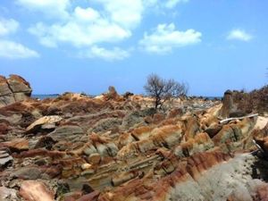Viral Crosser Lindas Batu Batik, Yuk Jaga Kawasan Geopark Ciletuh!