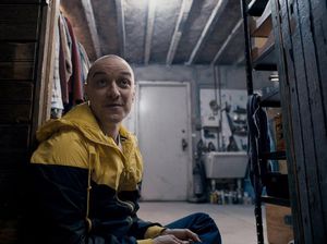 Split Tempati Posisi Pertama Film Box Office