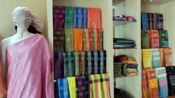 Cantiknya Kain Tenun Melayu di Pekanbaru