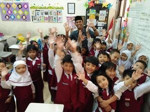 Ingin Menteri, Pemuda ini Justru Terpilih Sebagai Kepala Sekolah Ingin Menteri, Pemuda ini Justru Terpilih Sebagai Kepala Sekolah