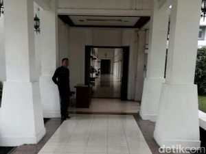 Kantor Gubernur Jatim Kini Dijaga Pamdal Swasta, Kemana Satpol PP?