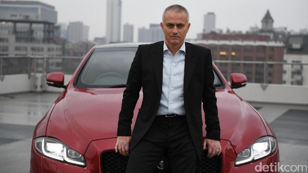 Jose Mourinho Cinta Sedan Mewah Ini Jose Mourinho Cinta Sedan Mewah Ini