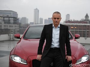 Jose Mourinho Cinta Sedan Mewah Ini