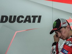Lorenzo Buat Kemajuan Besar di Hari Kedua