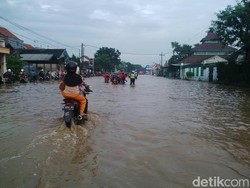 Jalan Pantura Pasuruan Kembali Lumpuh akibat Banjir