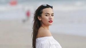 Pesona Damita Argoebie, si SPG Berisik