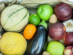 Lebih Ramah Lingkungan, Label Buah Kini Pakai Cetak Laser