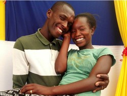 Menikah dengan Biaya Rp13.000, Pasangan Kenya Hujan Pujian