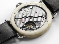 Jam Tangan Keju Ini Dibuat untuk Protes Aturan Label Swiss-Made