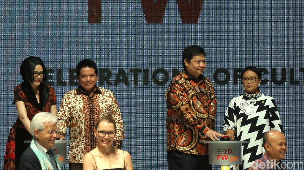 Indonesia Fashion Week 2017 Resmi Dibuka Indonesia Fashion Week 2017 Resmi Dibuka