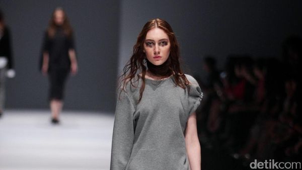 Foto: Koleksi Vinora di Jakarta Fashion Week 2017