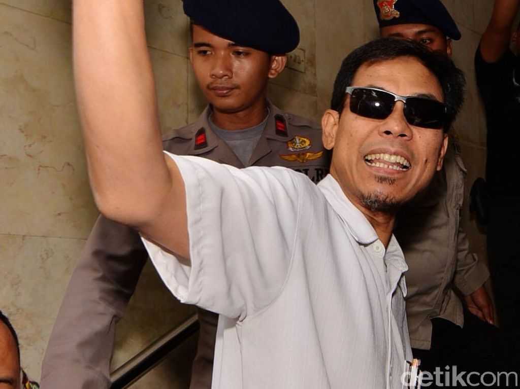 FPI: Yusril Hilang Akal, Dia Banyak Rugikan Umat! FPI: Yusril Hilang Akal, Dia Banyak Rugikan Umat!