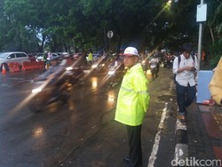 Massa FPI Bubar, Lalin Jalan Sudirman-Blok M Kembali Dibuka