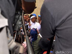 Tanggapan Dingin Koalisi 212 soal Habib Rizieq di Pilpres Tanggapan Dingin Koalisi 212 soal Habib Rizieq di Pilpres