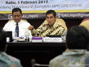 F-PKS Gelar Sekolah Konstitusi F-PKS Gelar Sekolah Konstitusi