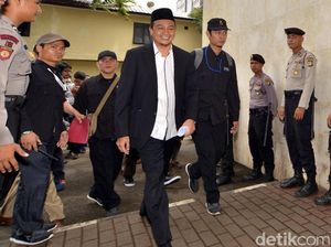 Video Pesan Prabowo ke Bachtiar Nasir Jelang Diperiksa Polisi Video Pesan Prabowo ke Bachtiar Nasir Jelang Diperiksa Polisi