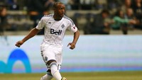 Nigel Reo-Coker, yang pernah memperkuat lini tengah sejumlah klub Premier League, belum punya klub lain usai meninggalkan Montreal Impact bulan ini. Usianya pun belum tua-tua amat, masih 32 tahun (Jeff Vinnick/Getty Images).