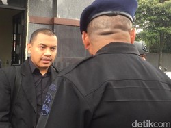 Pengacara: Firza Husein Sempat Sakit Darah Tinggi dan Anemia