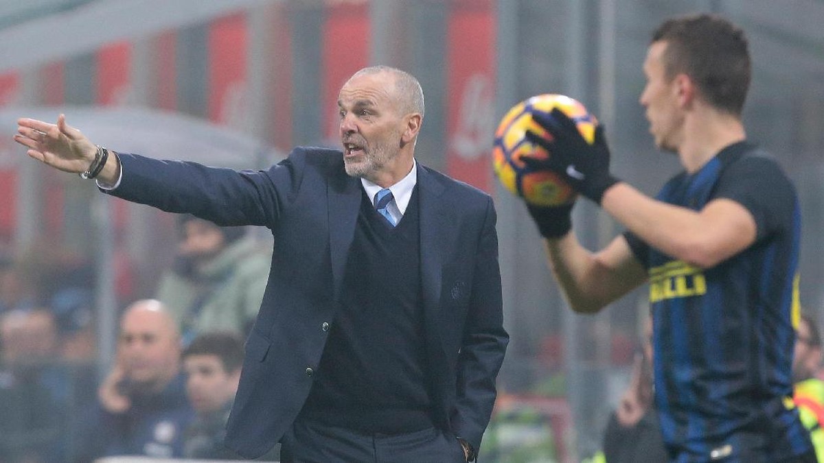 Stefano Pioli saat masih menangani Inter Milan (Emilio Andreoli/Getty Images)