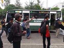 Penumpang Protes Bus Antar Provinsi Tidak Masuk Terminal Grogol