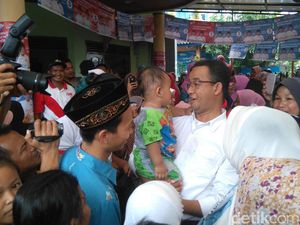 Pesan Anies ke Warga Kembangan: Pendidikan Jangan Dilupakan