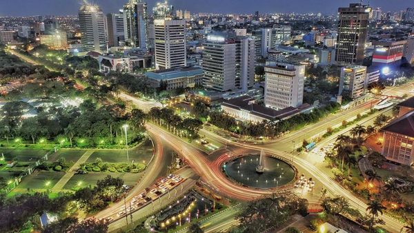 Kemilau Jakarta Kala Petang