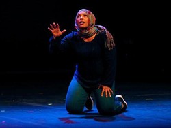 Lakon Pentas Teater di London Protes Kebijakan Donald Trump