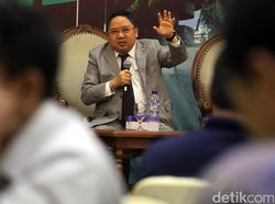 PPP: Jokowi Beri Penghargaan ke Gatot Tak Perlu Ditafsir Rangkul Lawan