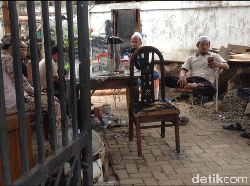 Ini Penampakan Pos FPI di Pasar Rebo yang Dilempar Molotov