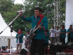 Buka Konser Bersama Anies-Sandi, Rhoma Irama Nyanyi Viva Dangdut