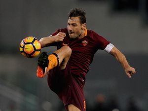 Tinggalkan Roma di Akhir Musim, Totti Pensiun?