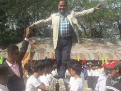 Jalan di Atas Jembatan Manusia, Politikus Bangladesh Diselidiki